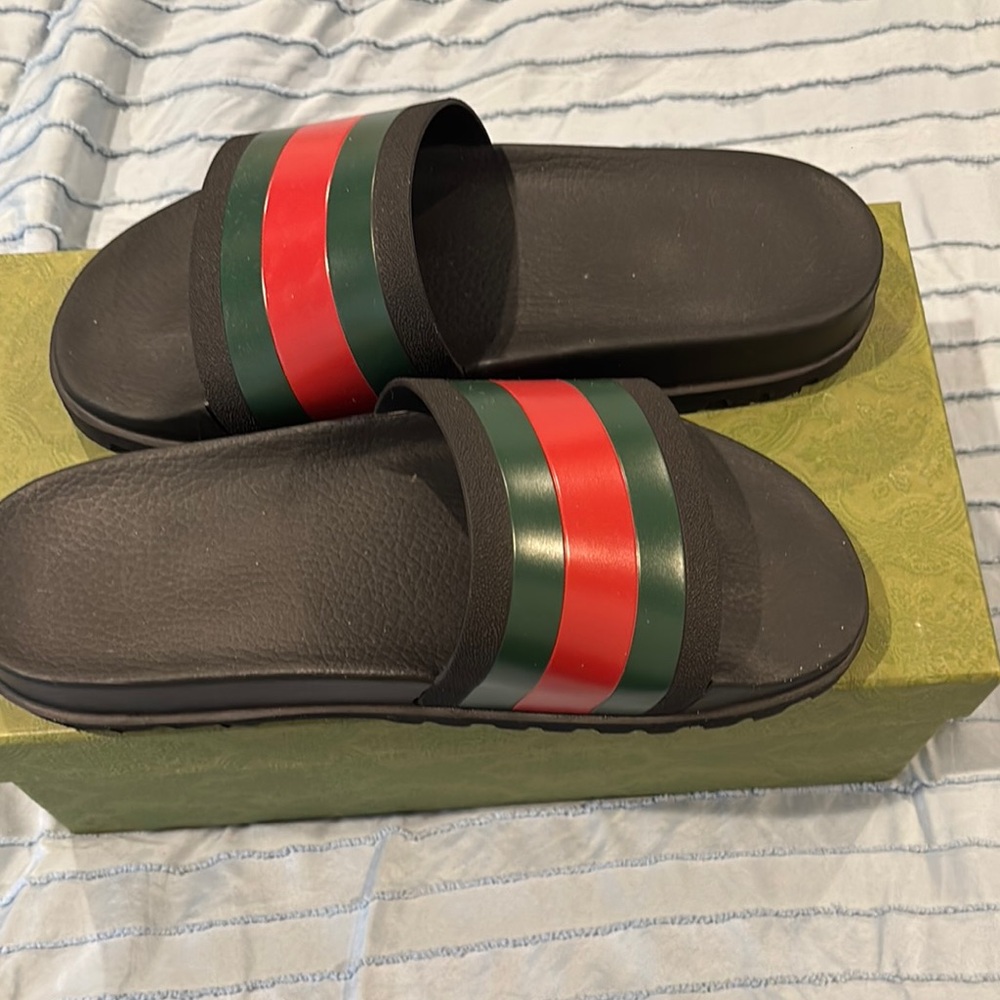 Gucci Black Slide Sandals with Red and Green Stripes